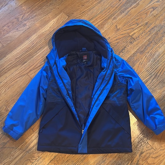 Swiss Tech winter jacket - Picture 5 of 11